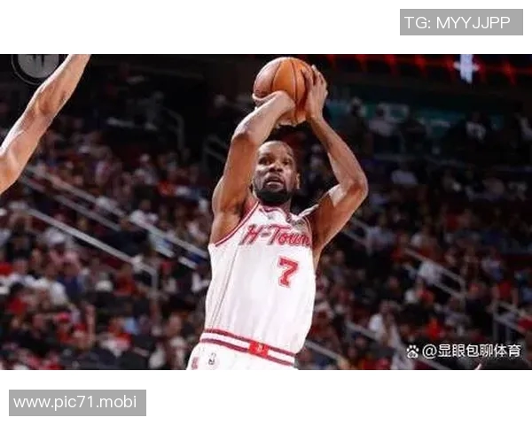 大聪明!格林还剩0.1秒发边线球,直接砸杜兰特小腿耗尽时间 大聪明!格林还剩0.1秒发边线球,直接砸杜兰特小腿耗尽时间